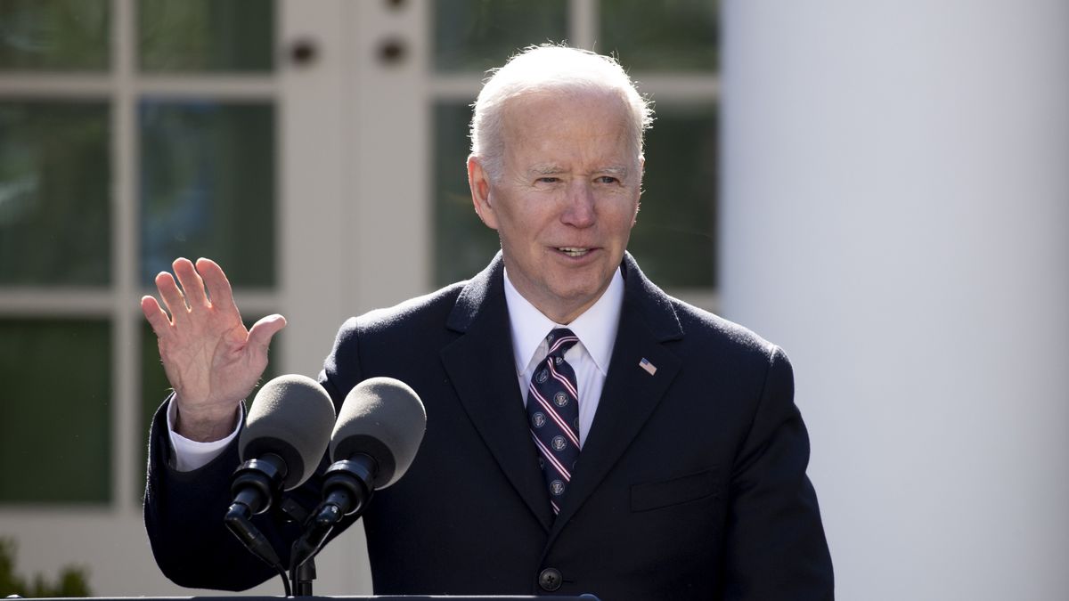 Na zdjęciu Joe Biden na konferencji prasowej przed Białym Domem