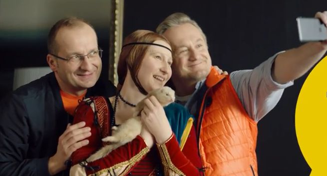 Robert Górski, Mikołaj Cieślak i dama z gronostajem w reklamie Orange na Kartę (wideo)
