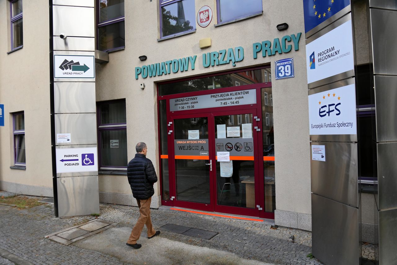 Nowe dane o bezrobociu w Polsce. Czy widać efekty zwolnień grupowych?