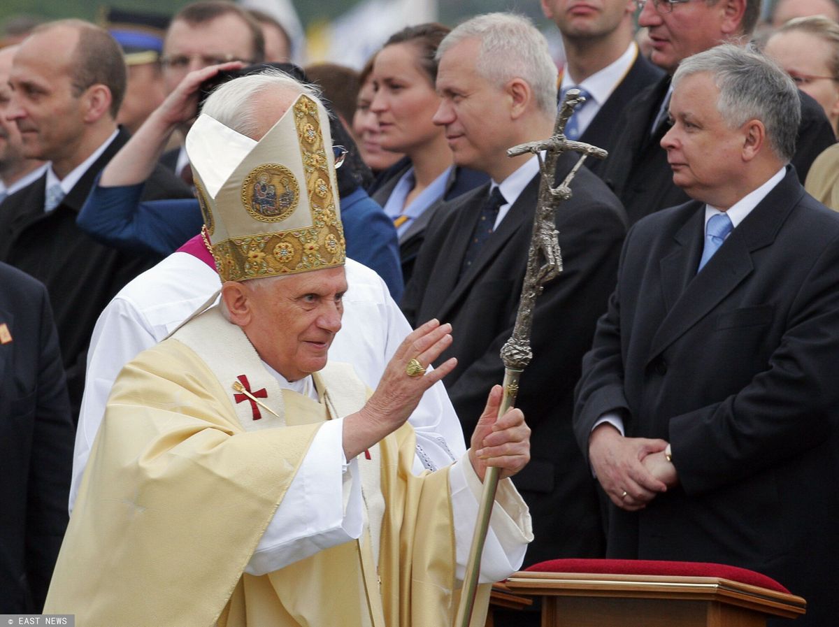 Papież Benedykt XVI podczas pielgrzymki do Polski w 2006 r.