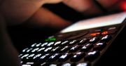 UKE walczy o darmowy Internet, Play umarza rachunki za płatny