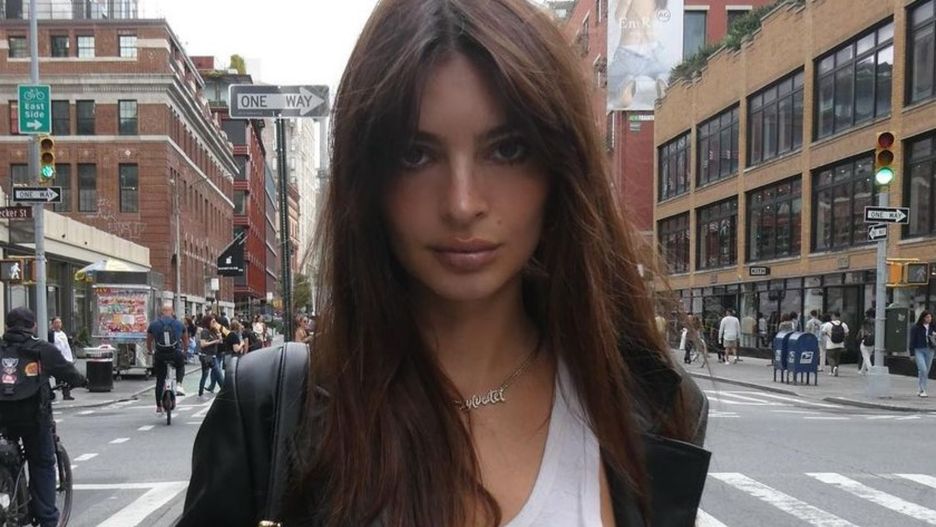 Emily Ratajkowski pokazała się w skórzanym komplecie 