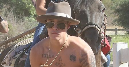 Bieber UKRADŁ TELEFON fance, która robiła mu KOMPROMITUJĄCE ZDJĘCIA!