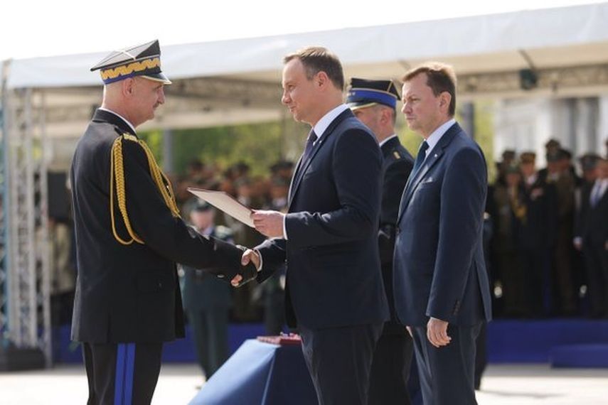 Uroczystości z okazji Dnia Strażaka. Prezydent A. Duda wręcza nominacje