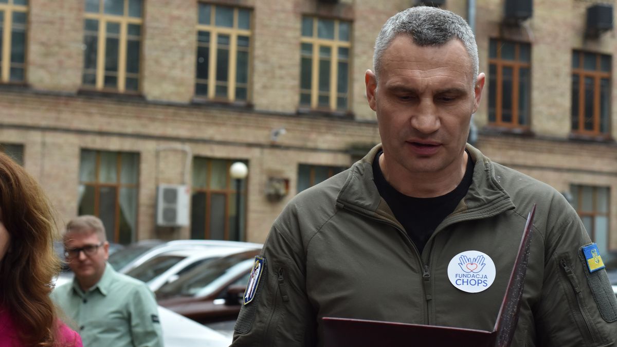 Mer Kijowa Witalij Kliczko dziękuje wolontariuszom 