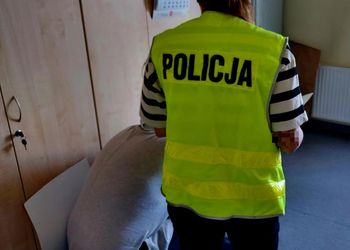 Gałków Duży: Jechała zygzakiem. Policjant po służbie ruszył za nią