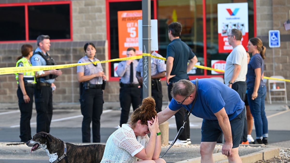 Strzelanina w Minneapolis. Znaleźli napisy na magazynku sprawcy
