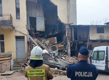 Wągrowiec: Runęła ściana kamienicy. Trwa akcja ratunkowa