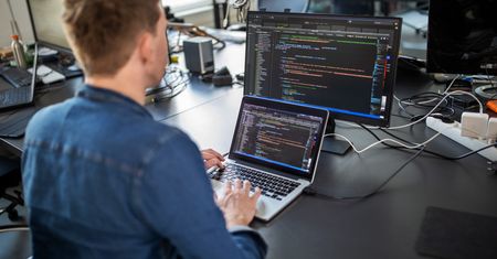 Nagły zwrot ws. rozliczeń informatyków. Fiskus chce, by płacili wyższe podatki