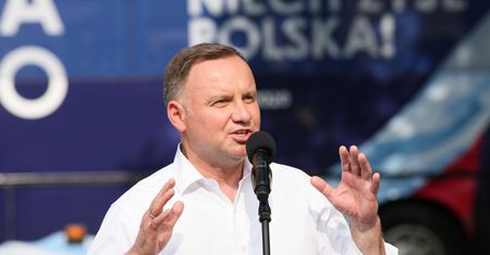 Wybory 2020. Nowa obietnica Andrzeja Dudy. Światłowód w każdym domu w Polsce