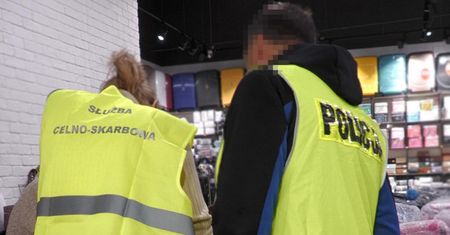 Podrobione zabawki warte 700 tys. zł zabezpieczone w Wólce Kosowskiej