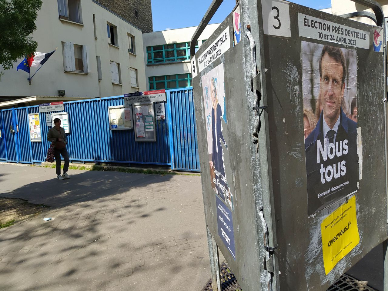 Marine Le Pen i Emmanuela Macrona dzieli niemal wszystko przed niedzielnymi wyborami