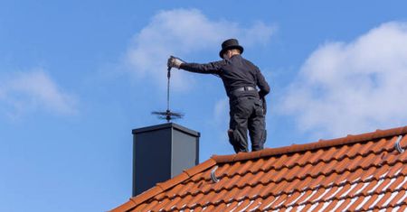 Udawał kominiarza, nie miał uprawnień. Blisko 100 klientów
