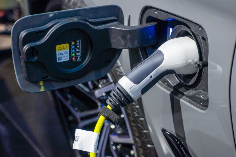 Polska ma problem z dostępem do publicznych stacji ładujących auta elektryczne 