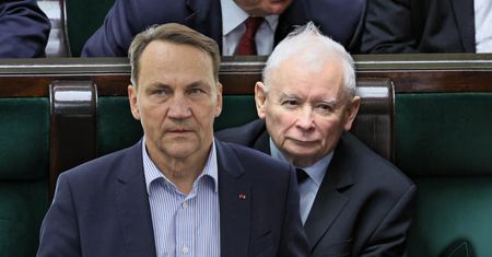 Kaczyński nie odpuszcza Sikorskiemu. Złożył skargę kasacyjną