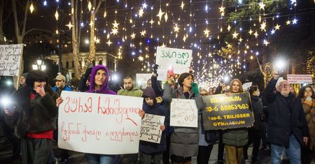 30. dzień protestów. Tysiące na ulicach Tbilisi. "Będzie nas więcej"