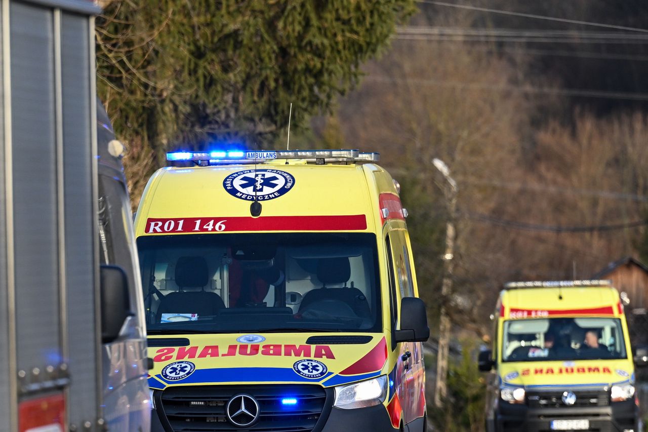 Wypadek busa przewożącego dzieci. Pięć osób rannych