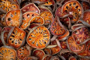 Kiedyś uprawiana w ogrodach przypałacowych. Na trawienie i lepszą pracę wątroby