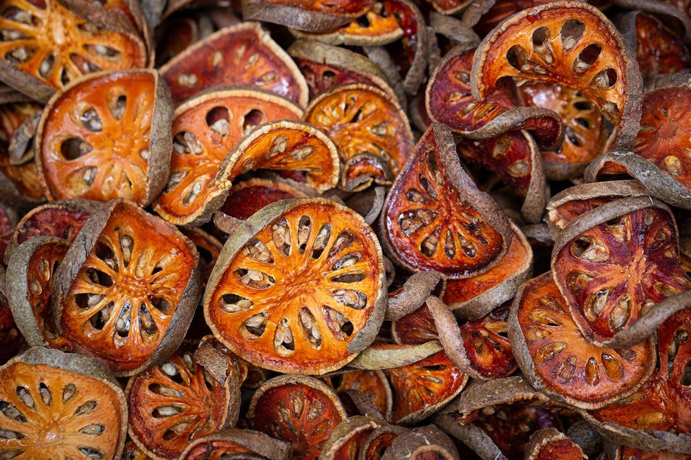 Kiedyś uprawiana w ogrodach przypałacowych. Na trawienie i lepszą pracę wątroby