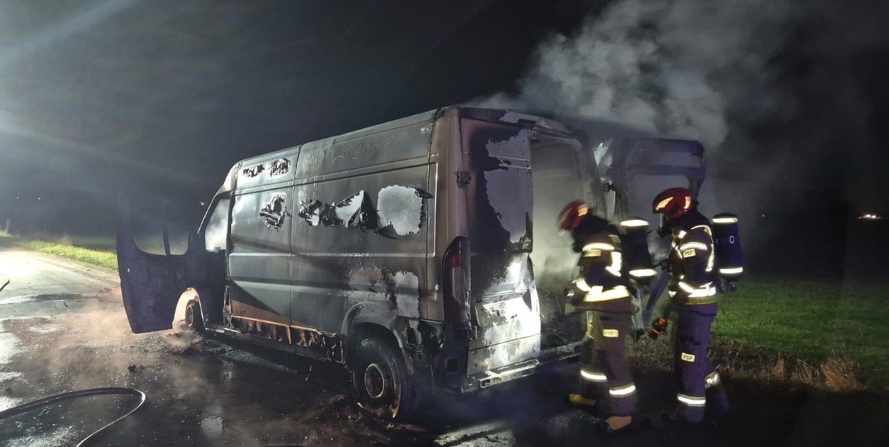 Legnica: Pożar busa na ul. Pątnowskiej