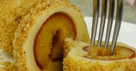 Szybkie knedle ze śliwkami. Przepis na perfekcyjny letni obiad