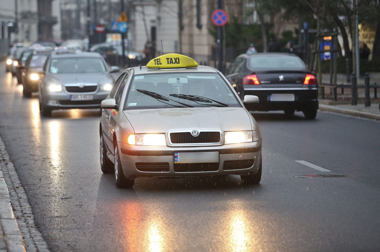 Nie każdy kierowca taksówki osobiście zdobył licencję