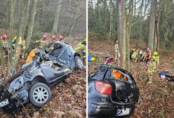 Zjechali z drogi i uderzyli prosto w drzewo. Kierowca zginął na miejscu