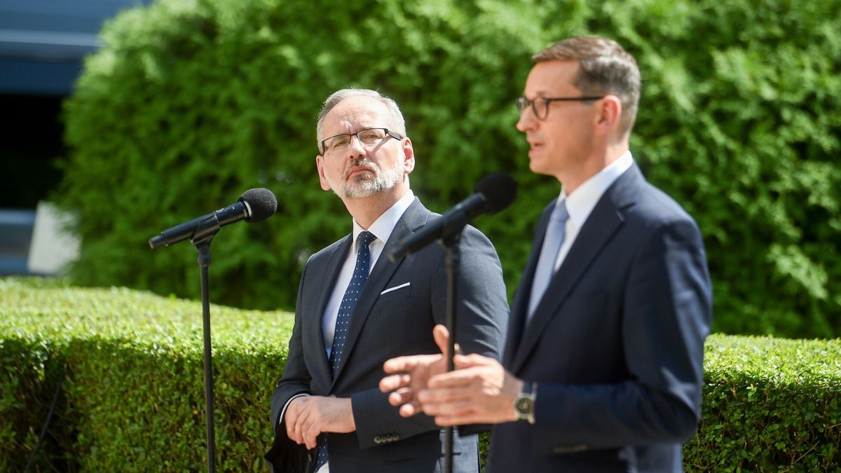 Mateusz Morawiecki, Adam Niedzielski