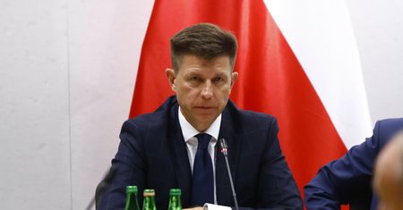 "Jestem przeciwnikiem grubej kreski". Petru chce ukarania Glapińskiego