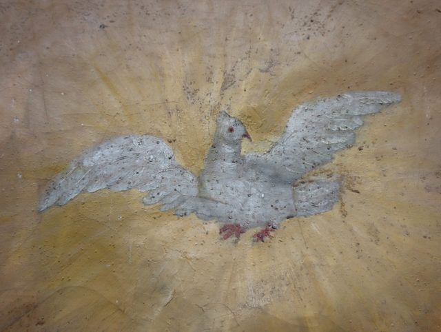 Duch Święty w postaci gołębia przed  konserwacją