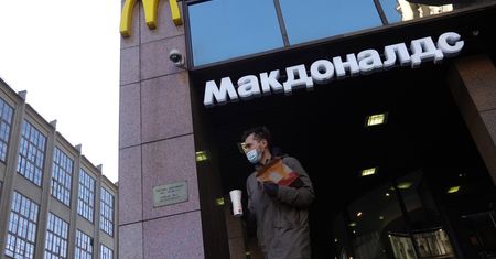 McDonald's prognozuje straty za zamknięcie restauracji w Rosji. Fortuna miesięcznie