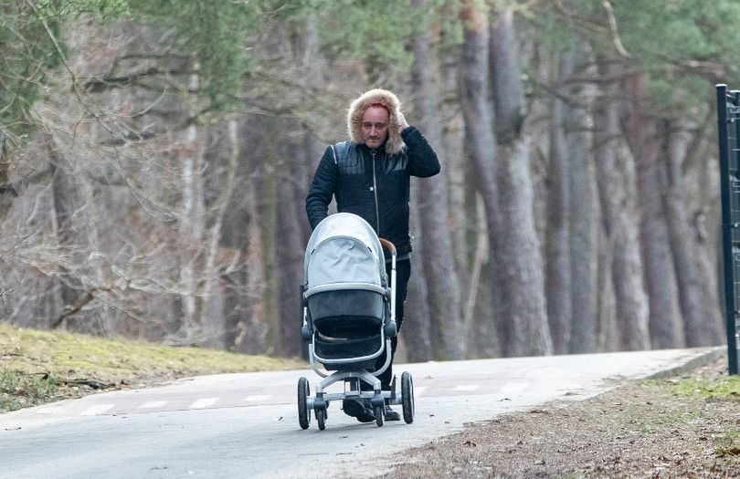 Michał Wiśniewski spaceruje z Falco Amadeusem