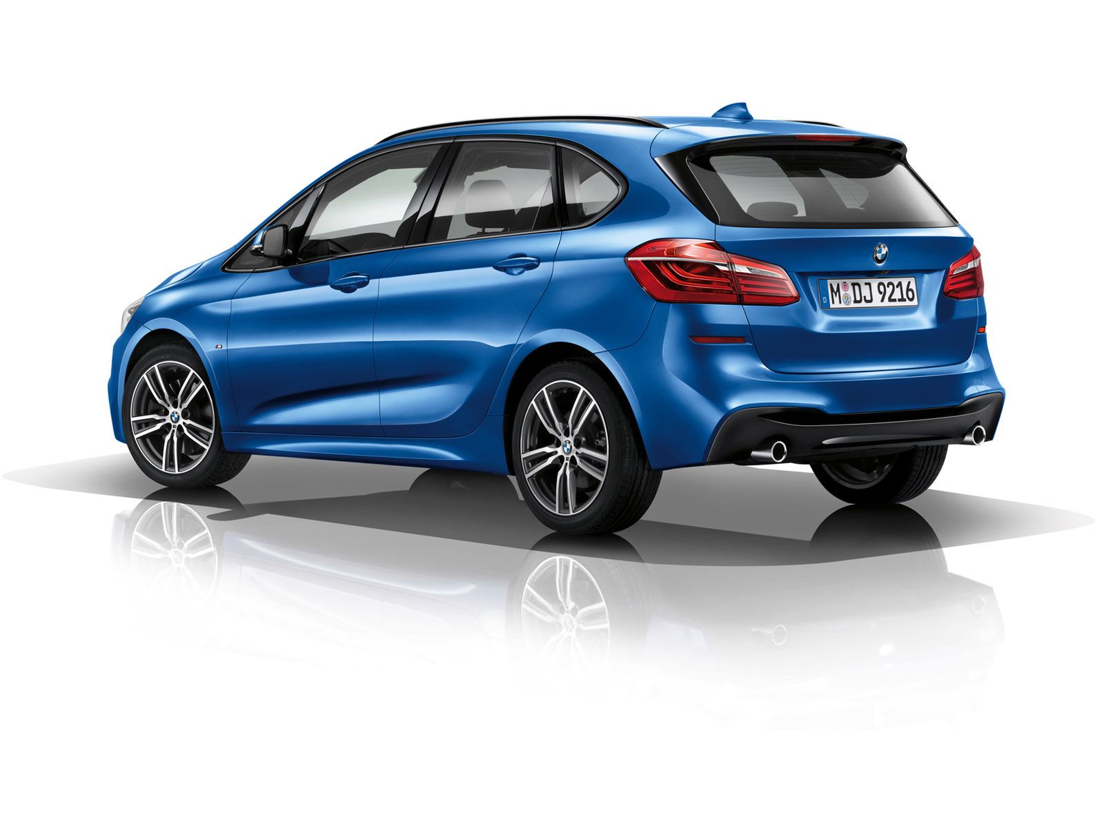 BMW przedstawiło 290 zdjęć z serią 2 Active Tourer [galeria] 100