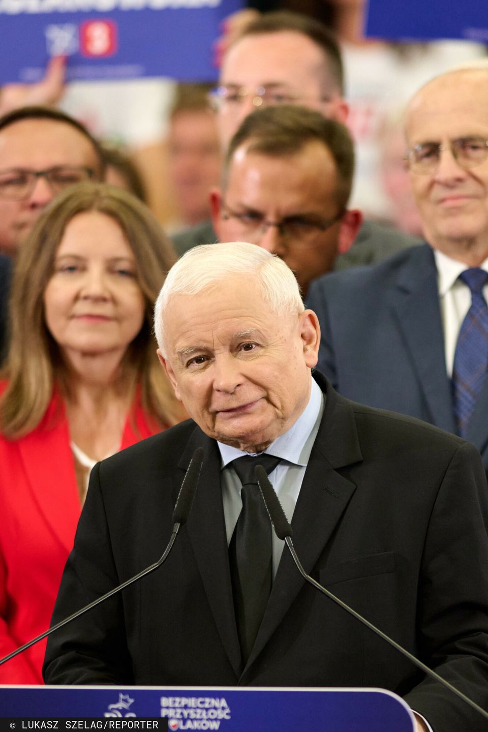 Joanna Lichocka w otoczeniu Jarosława Kaczyńskiego