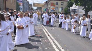 W Lipnie procesja Bożego Ciała 2025 zgromadziła tłumy wiernych! Zdjęcia