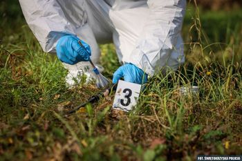 Zabił żonę zadając jej kilkadziesiąt uderzeń w głowę. Rodzinna tragedia na Podkarpaciu