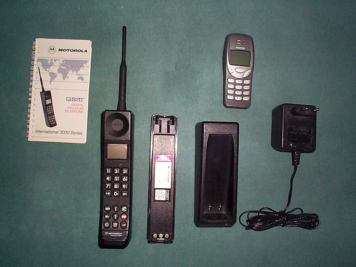 Motorola International 3200 i Nokia 3210
