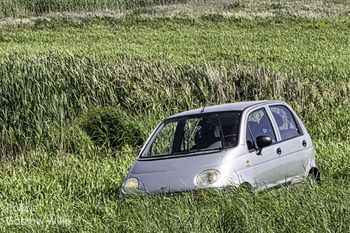 Pościg za kierowcą z narkotykami. Próbował schować się w wodzie
