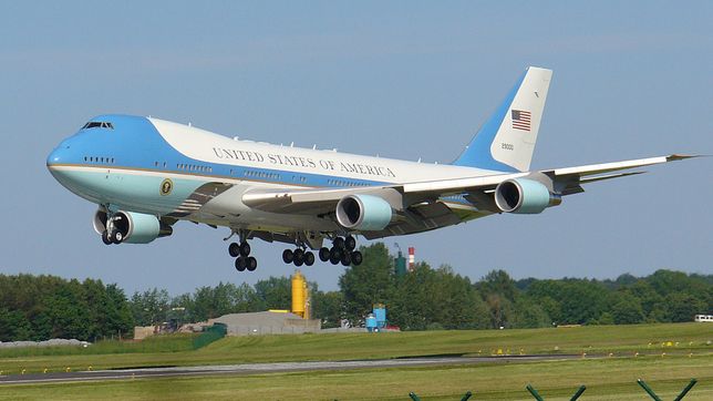 Amerykańskie siły powietrzne są odpowiedzialne między innymi na przewożenie amerykańskiego prezydenta. Wykorzystują do tego samolot VC-25 znany szerzej jako Air Force One