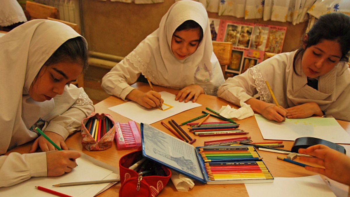 Irańskie uczennice masowo chorują na tajemnicze zatrucie. To wynik celowego ataku?