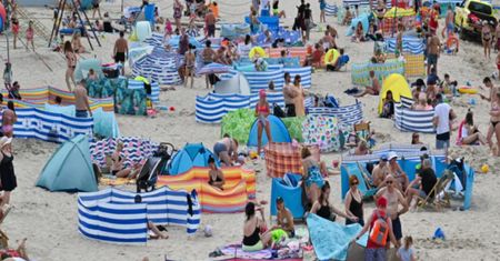 Mandat za parawaning. Tego na plaży musisz unikać