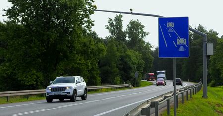 Większość Polaków popiera automatyczny nadzór na drogach. Statystyki nie kłamią