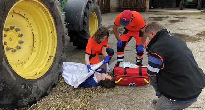 Fundacja Polska Ziemia ostrzega przed nieuwagą przy pracach rolnych w kampanii "Zacznij myśleć"