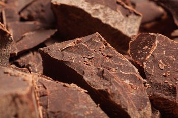 Zamiast łykać drogie suplementy, jedz dwie kostki dziennie. Obniża ciśnienie, utrzymuje w ryzach cukier