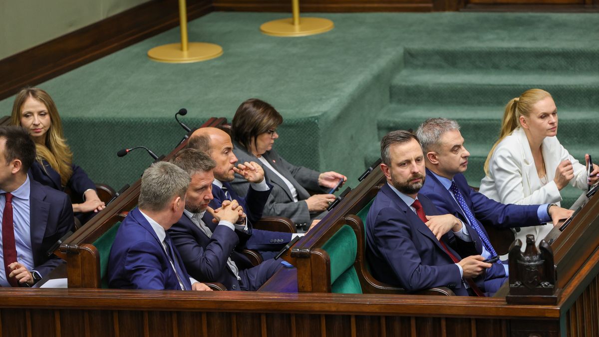 Sejm przyjął ustawę, która zapewni dodatek 1000 zł do wynagrodzenia