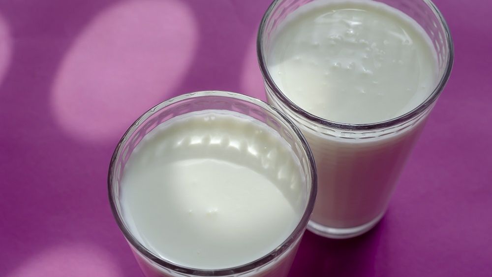 Jakie właściwości ma zsiadłe mleko?