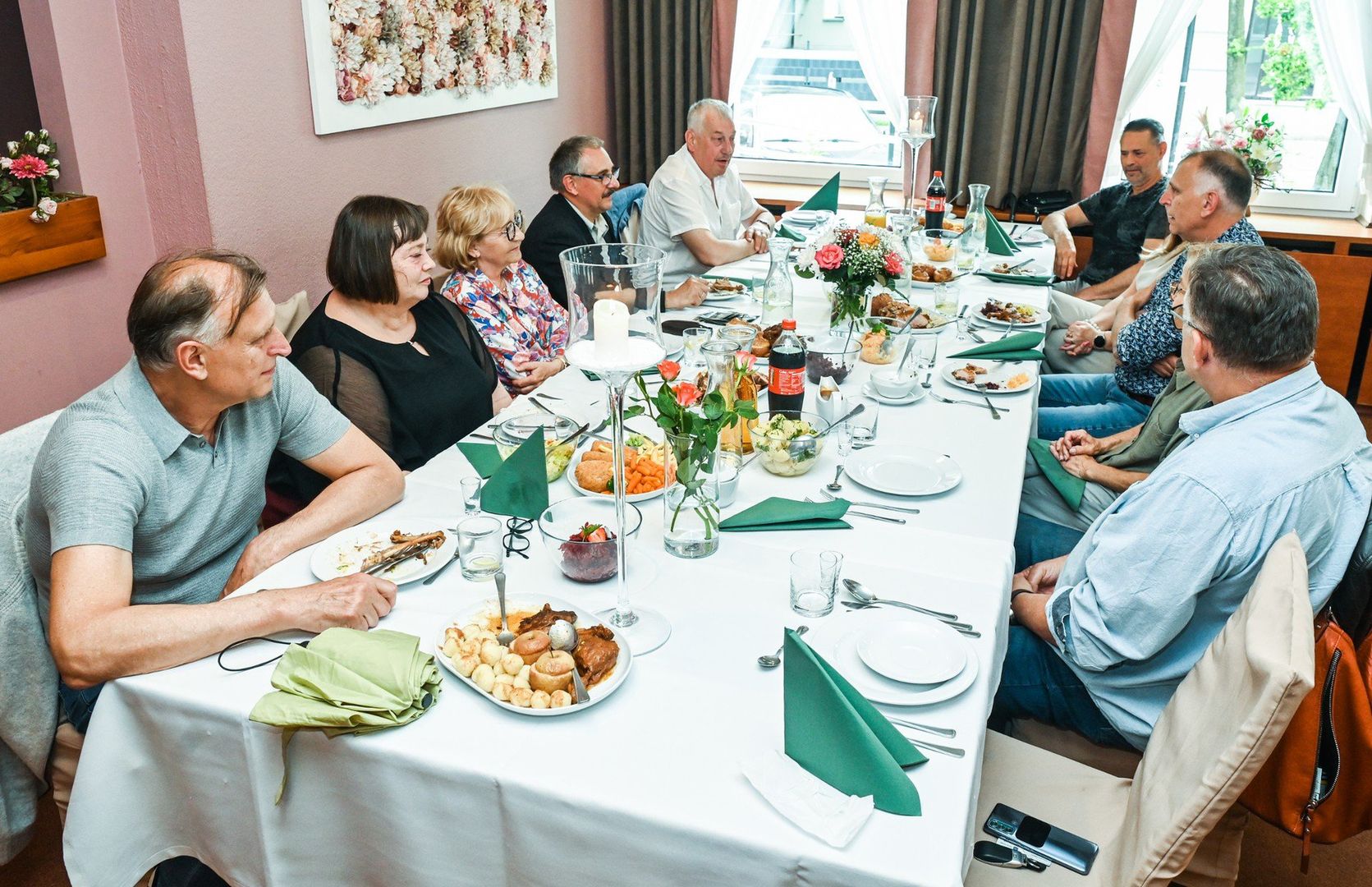 Inicjatorem spotkania grupy absolwentów Szkoły Podstawowej nr 36 w Bydgoszczy był pan Jacek Lewiński. Spotkanie z okazji 50-lecia ukończenia szkoły miało miejsce w sobotę, 7 czerwca, w restauracji CO.