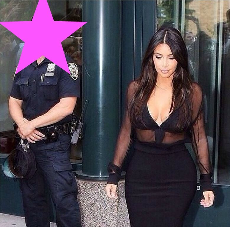 Kim Kardashian w skąpej bluzce spotyka policjanta. Jego mina mówi wszystko