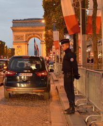 Francuscy policjanci oddają dni wolne koledze