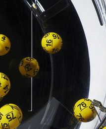 Znowu bez głównej wygranej w Lotto. Kumulacja urosła do 15 mln zł, kolejna szansa we wtorek